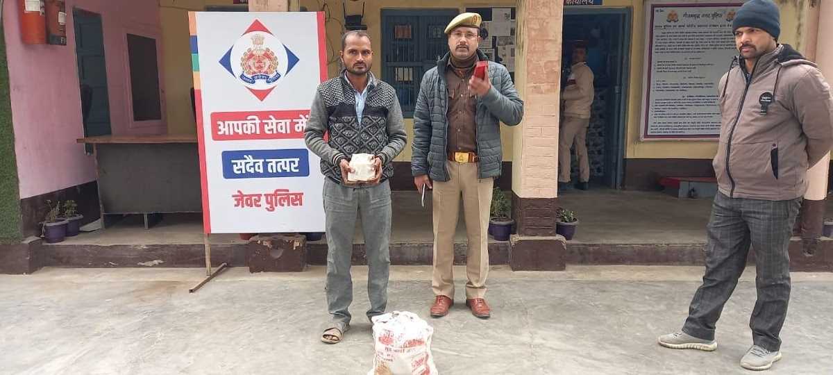 अवैध शराब के साथ तस्कर गिरफ्तार